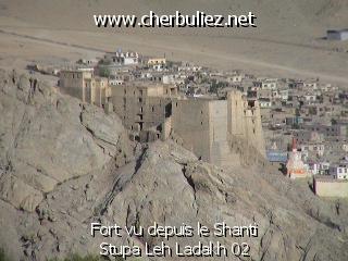 légende: Fort vu depuis le Shanti Stupa Leh Ladakh 02
qualityCode=raw
sizeCode=half

Données de l'image originale:
Taille originale: 133922 bytes
Temps d'exposition: 1/600 s
Diaph: f/1100/100
Heure de prise de vue: 2002:05:30 17:11:37
Flash: non
Focale: 420/10 mm
